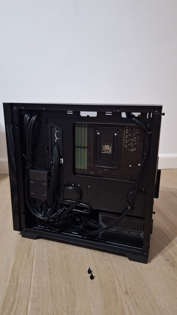 Vand PC de gaming NOU, cu RTX 2070 super si AMD ryzen
