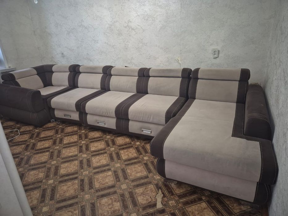 Продам Большой раскладной угловой диван с ящиками