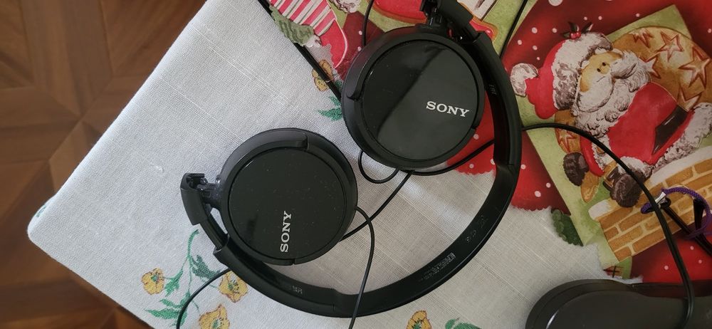 Căști SONY cu fir