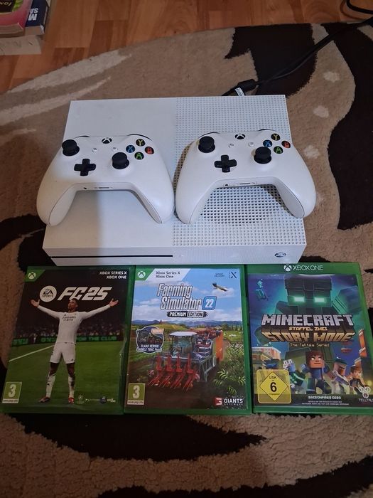 Xbox one s cu doua cotrolere