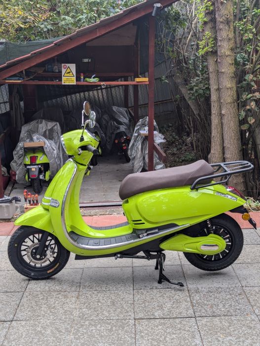 Scuter electric efun Pusa 2.4 kw. NOU