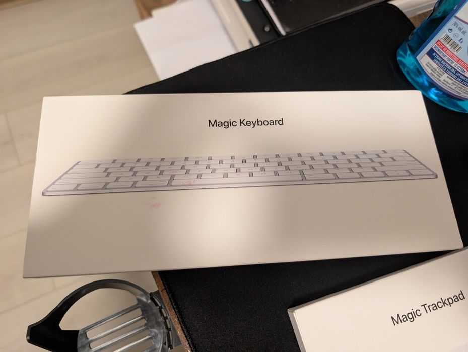 Apple Magic Keyboard A1644, stare impecabilă, cutie + cablu