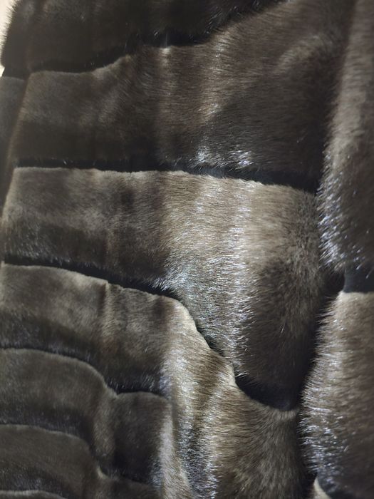 Продам норковую шубу