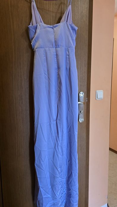 Елегантна лилава рокля