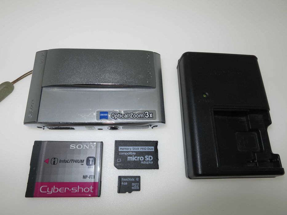 Sony Cyber Shot DSC T5 ултра тънък компактен фотоапарат работи отлично