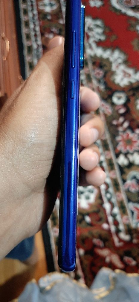 Продам Redmi Note 8 64/4 Global