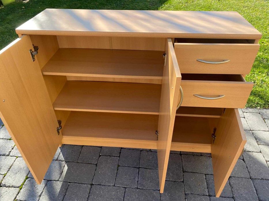 Vând comode în stare foarte bună