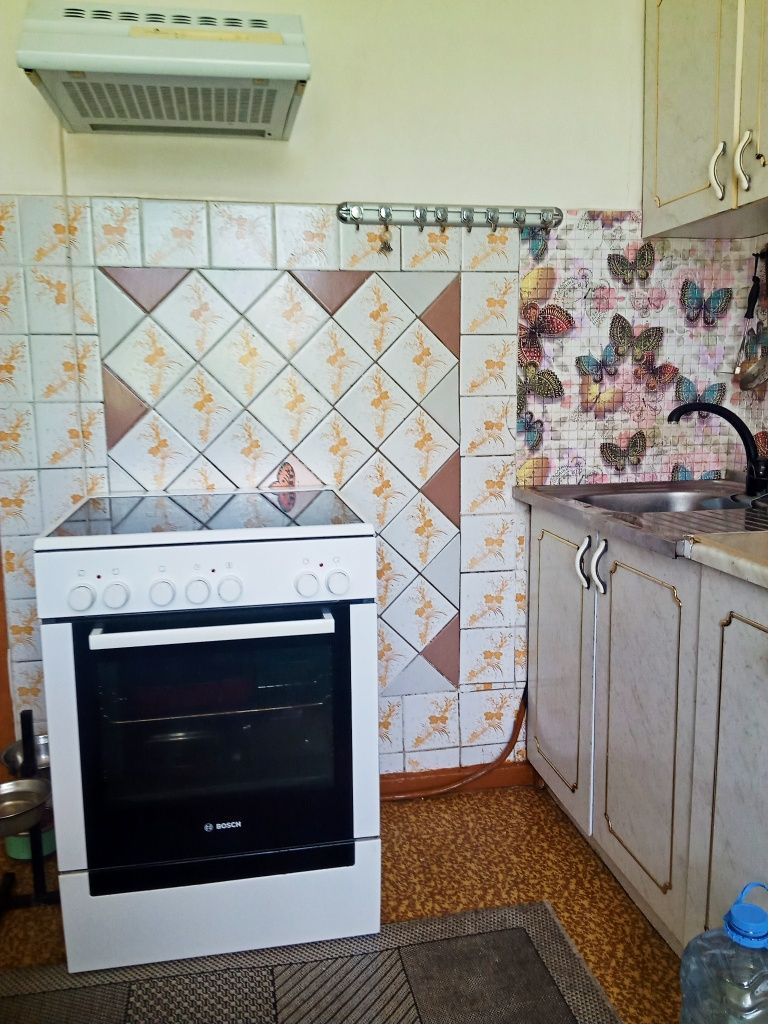 Продам 3 комнатную квартиру 7 мкр дом 30