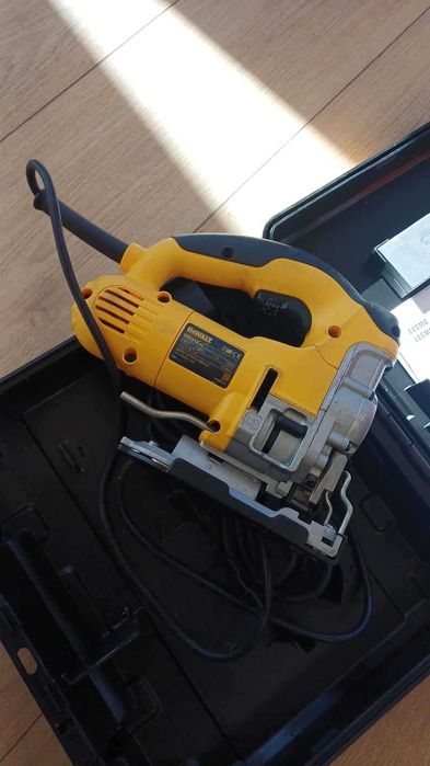 RESIGILAT - Fierastrau pendular Dewalt DW331K