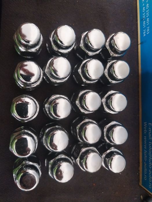 Vând piulițe Jante aliaj/tabla Nissan