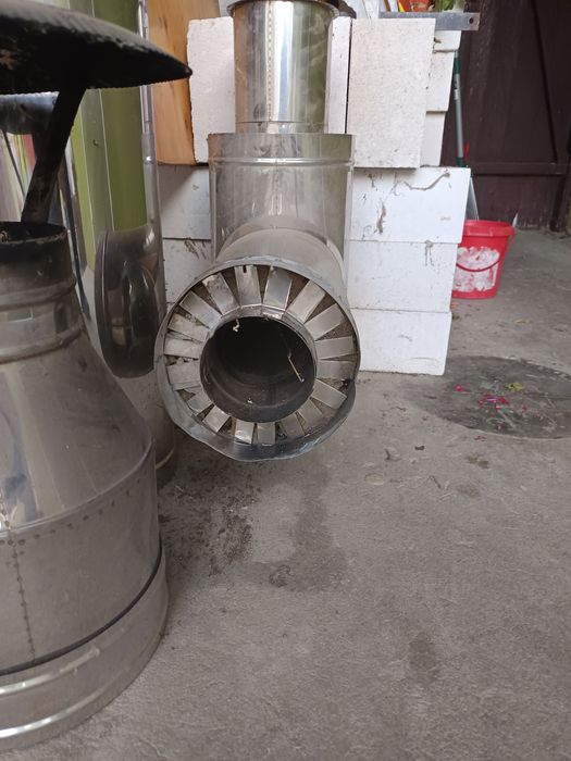 Cos de fum izolat cu vată.