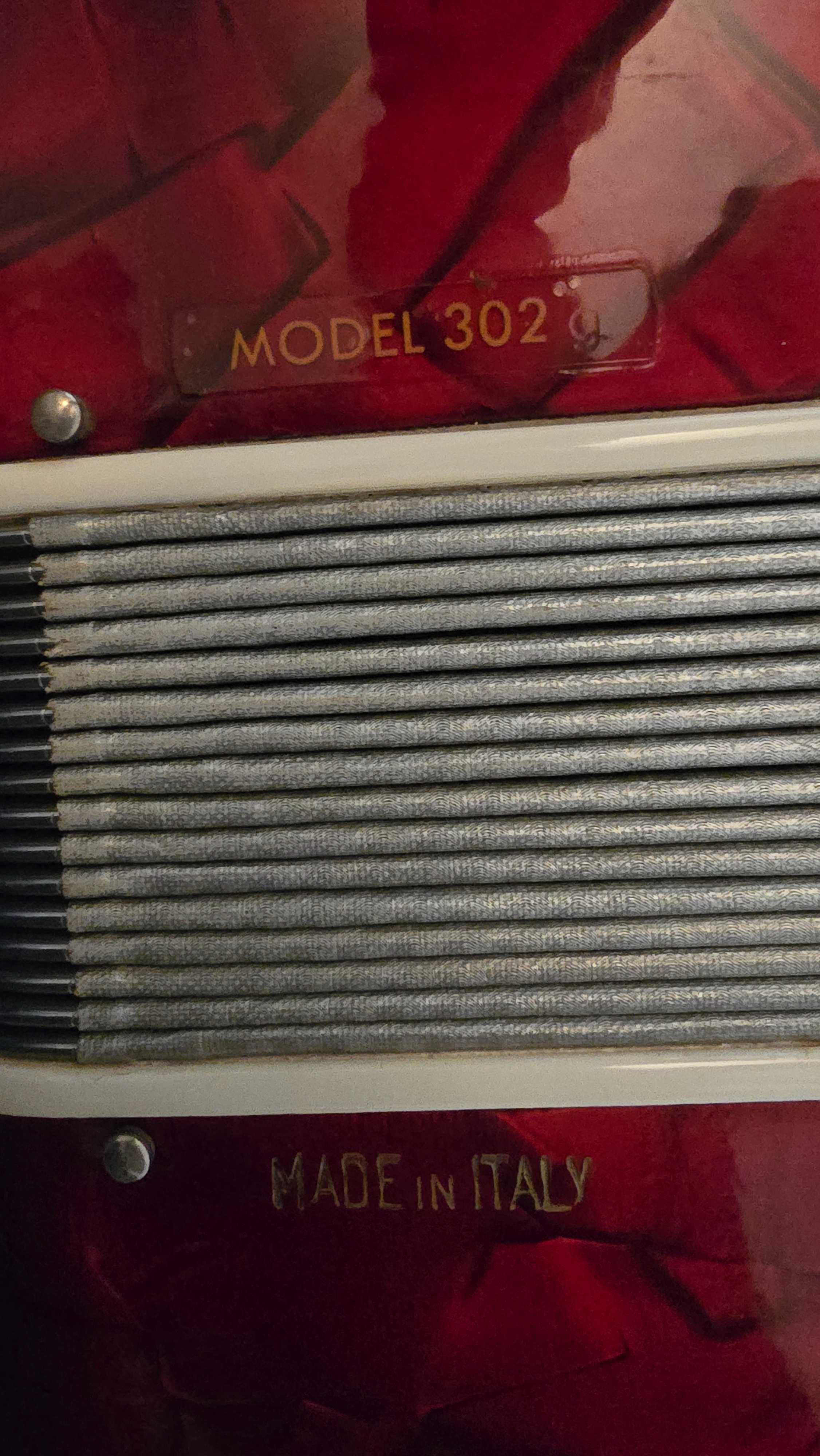 Италиански акордеон Excelsior Model 302, 48 баса.