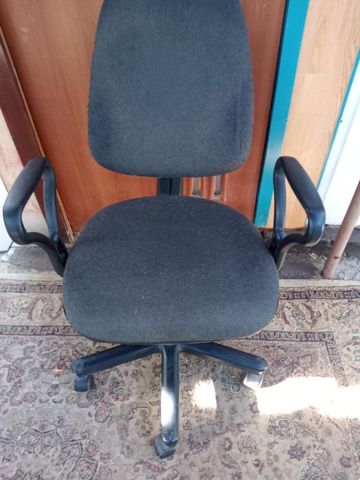 Продам стул для компьютера