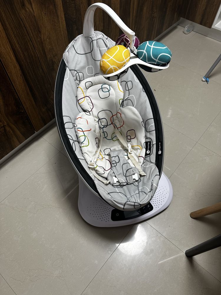 Balansoar electric  bebelusi mamaroo 4moms 4.0