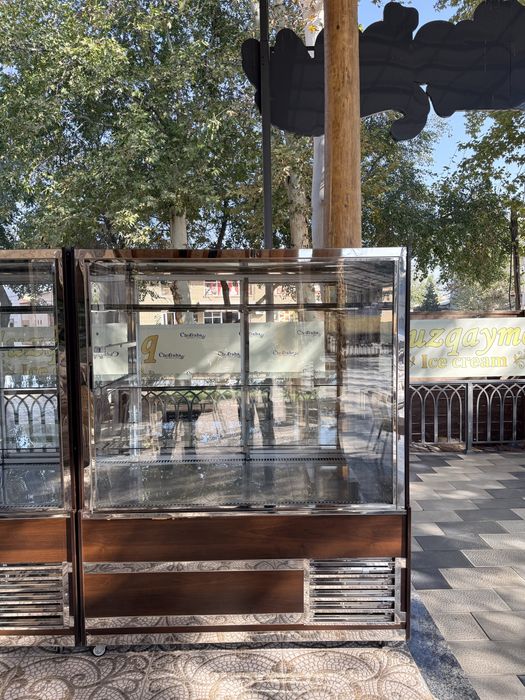 Витрина холодильник для торта и пирожное