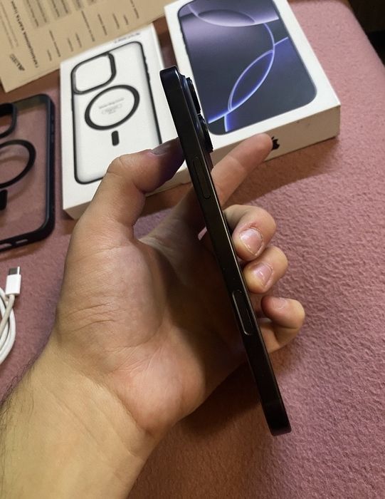 iPhone 16 pro max 256GB.