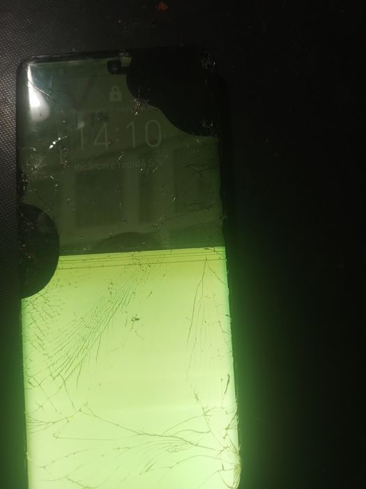 vând telefon  HONOR 50 pentru piese