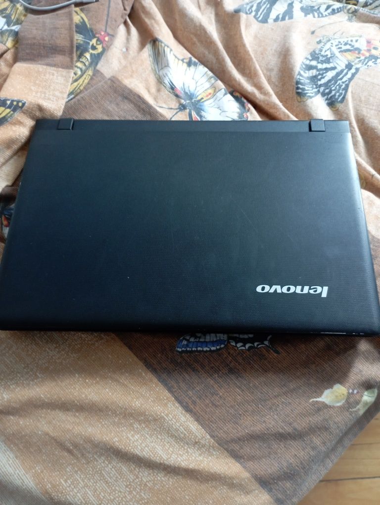 Vând Laptop Lenovo urgent