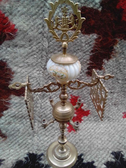 Lampa veche din bronz masiv sec. 19.Model deosebit.