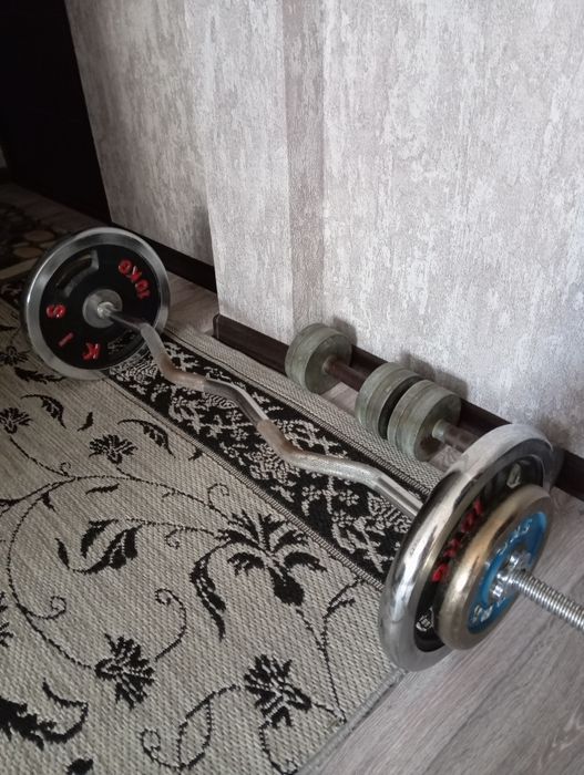 Продам штангу 2 блина по 10кг и 2 блина по 5кг плюс стержень. В общем