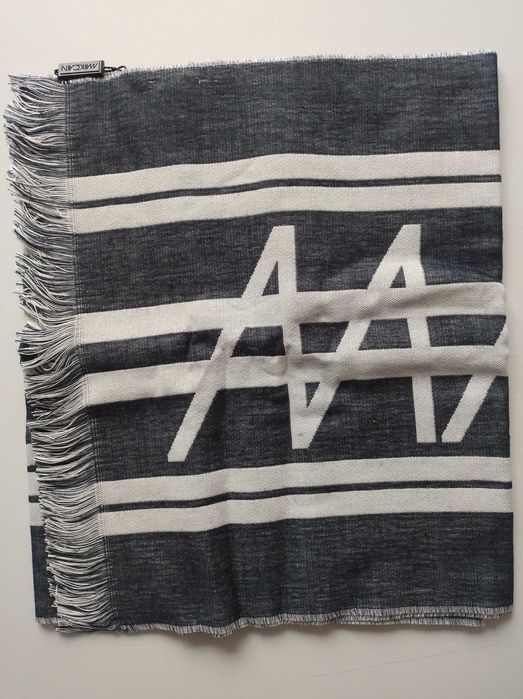 Дамски шал MARCCAIN 180x36 cm сив/бял