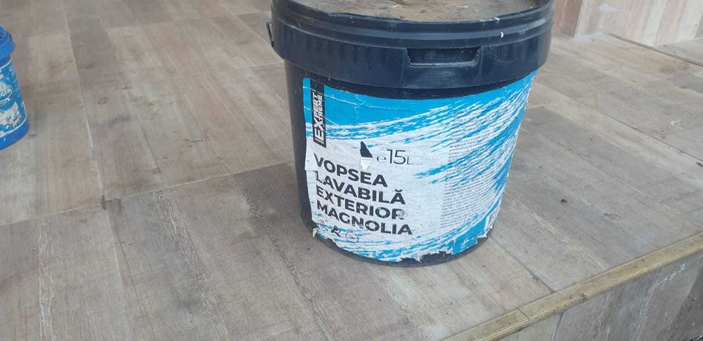 Vând vopsea lavabilă magnolia