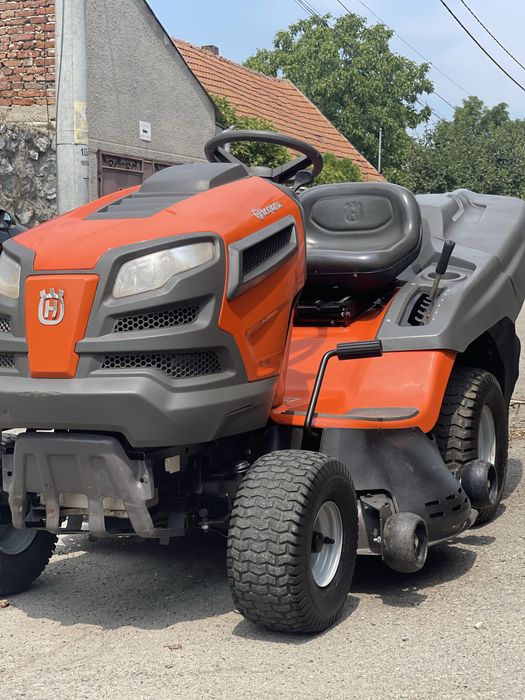 Tractoras de tuns iarba Husqvarna tc