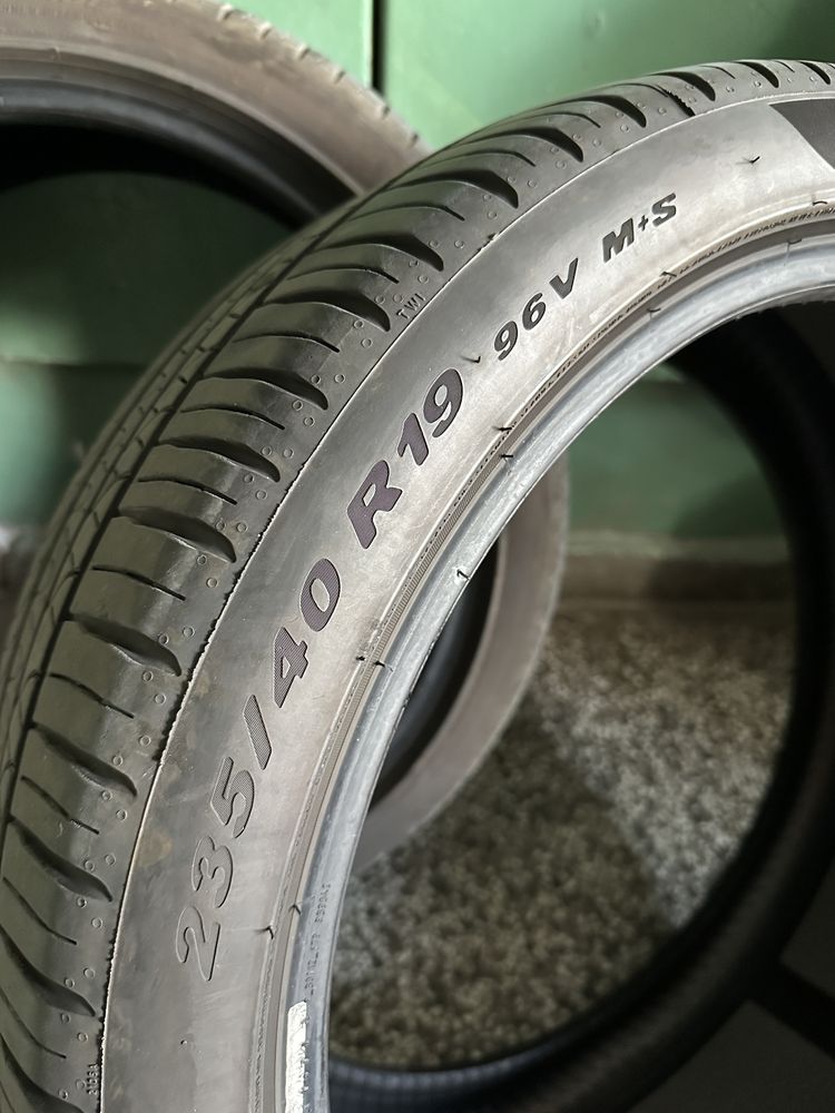 Гуми Pirelli 235/40/19 P zero 96V XL всесезонни
