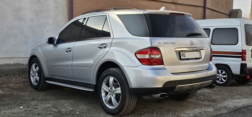 Mercedes Benz ML320