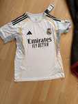 Vand echipament Real Madrid 2025/26