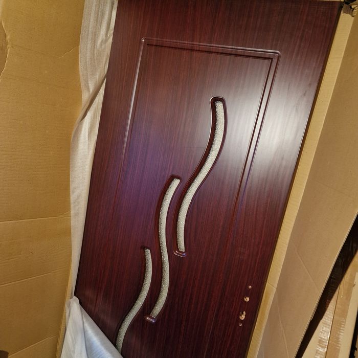 Vând 4 uși de interior