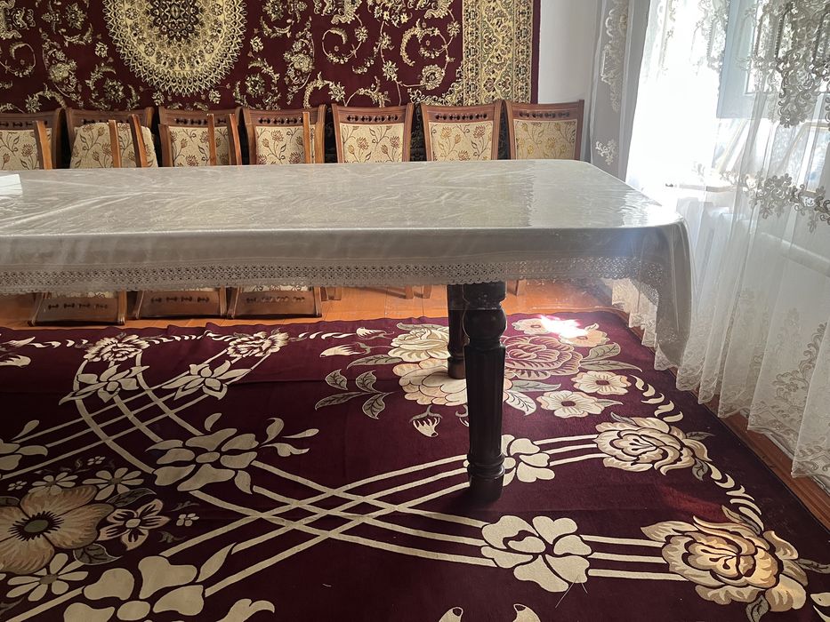 Стол для зала и стульчики