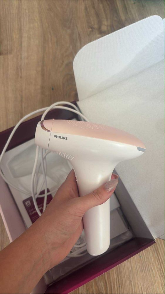 Фотоепилатор Philips Lumea