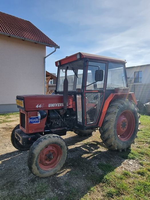 Vând tractor universal 445