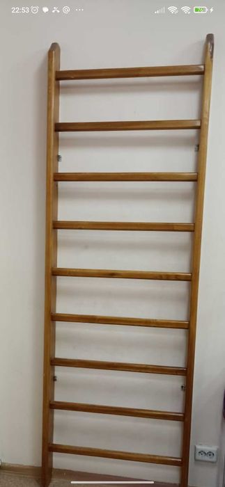 продам шведскую стенку деревянную(сосна) в идеальном состоянии