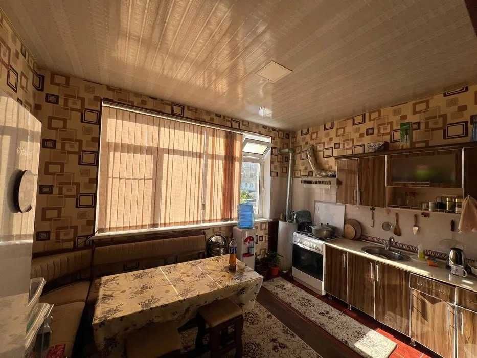 Янги домдан 3 хонали 2 каватдан квартира сотилади 5 микрн