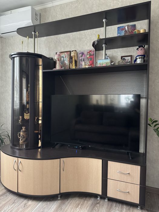 Продам красивую стенку. 100 000