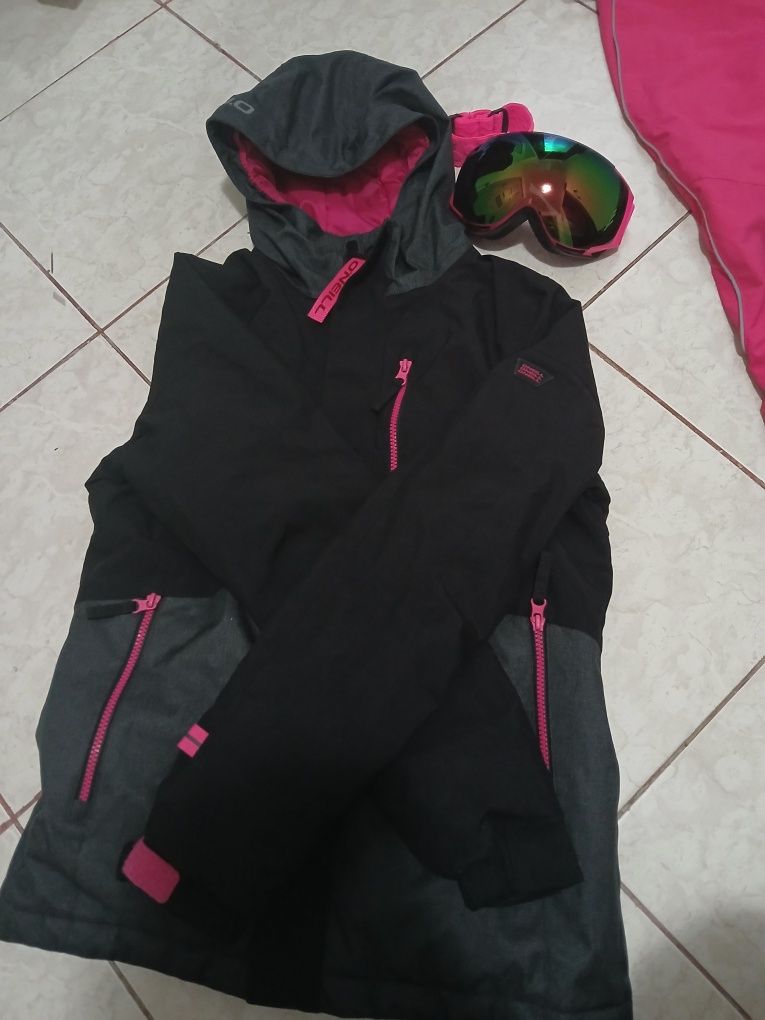 Kit costum sky O'Neill. Dama roz
Vând kit costum sky impecabil aproape