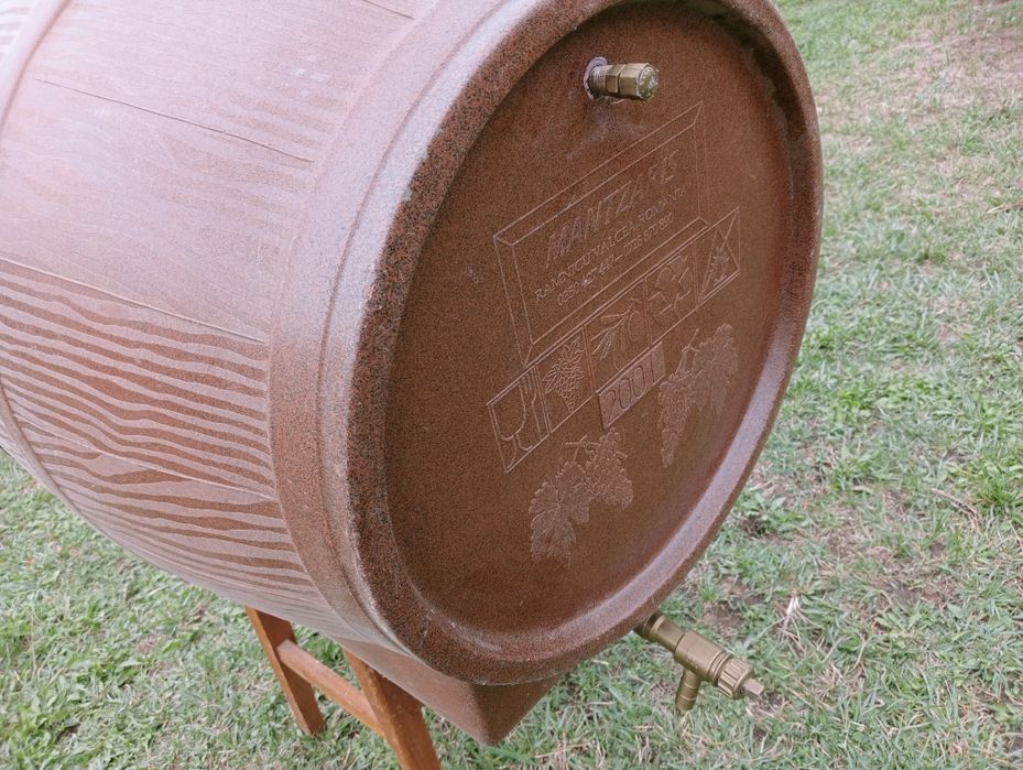 Vand butoi vin 200 litri