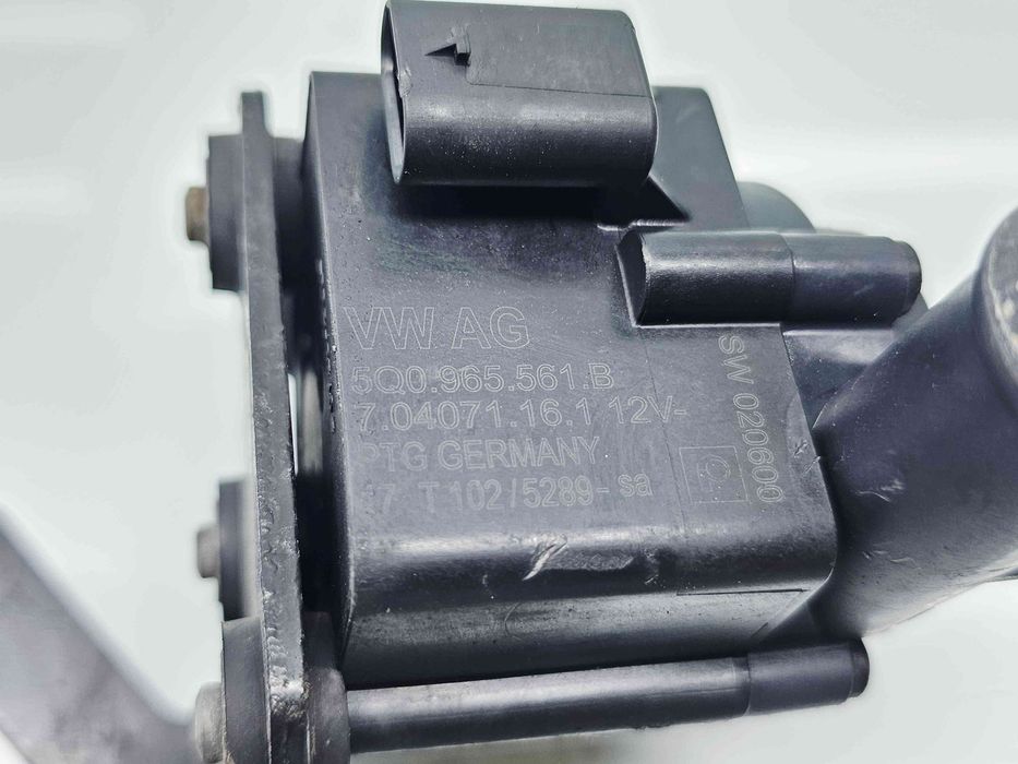 Pompa recirculare apa  Volkswagen Golf 7 (5G) [Fabr 2014-prezent] 5Q09