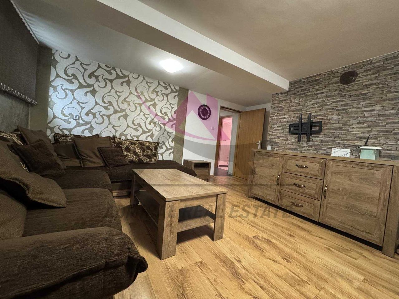 Дава се под наем Етаж от къща в Варна, Виница - 75 кв.м за 450 € - Снимка #1