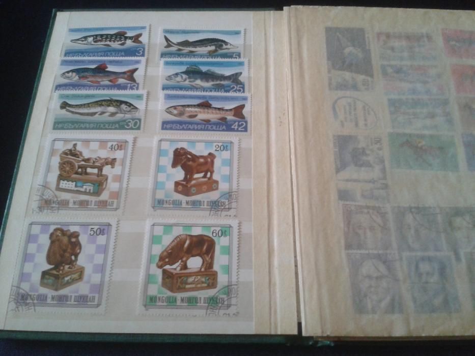 Колекция от 2 класьора пощенски марки различни