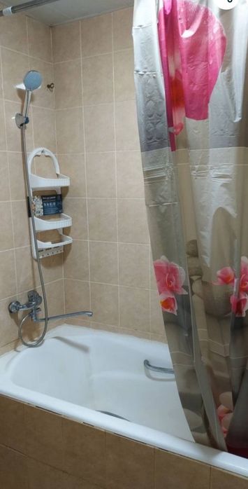 Yunusobod bodomzor metro yonida