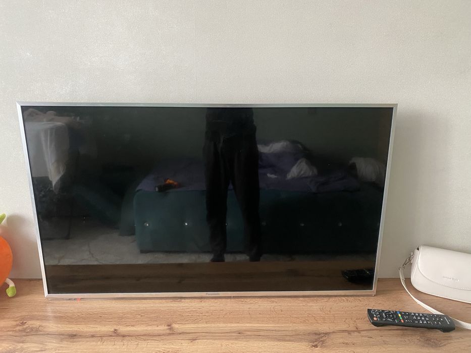 Тлеевизор Panasonic 42”