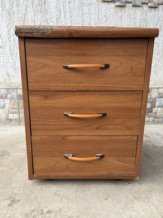 Продам тумбочку для дома