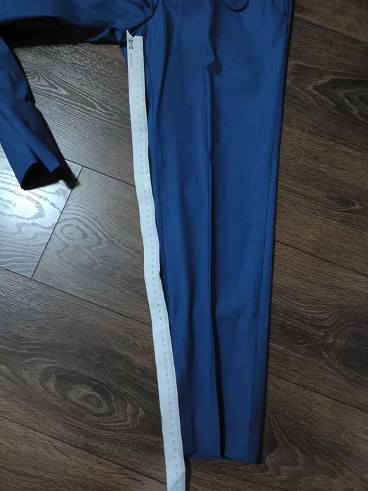 Vând pantaloni barbati