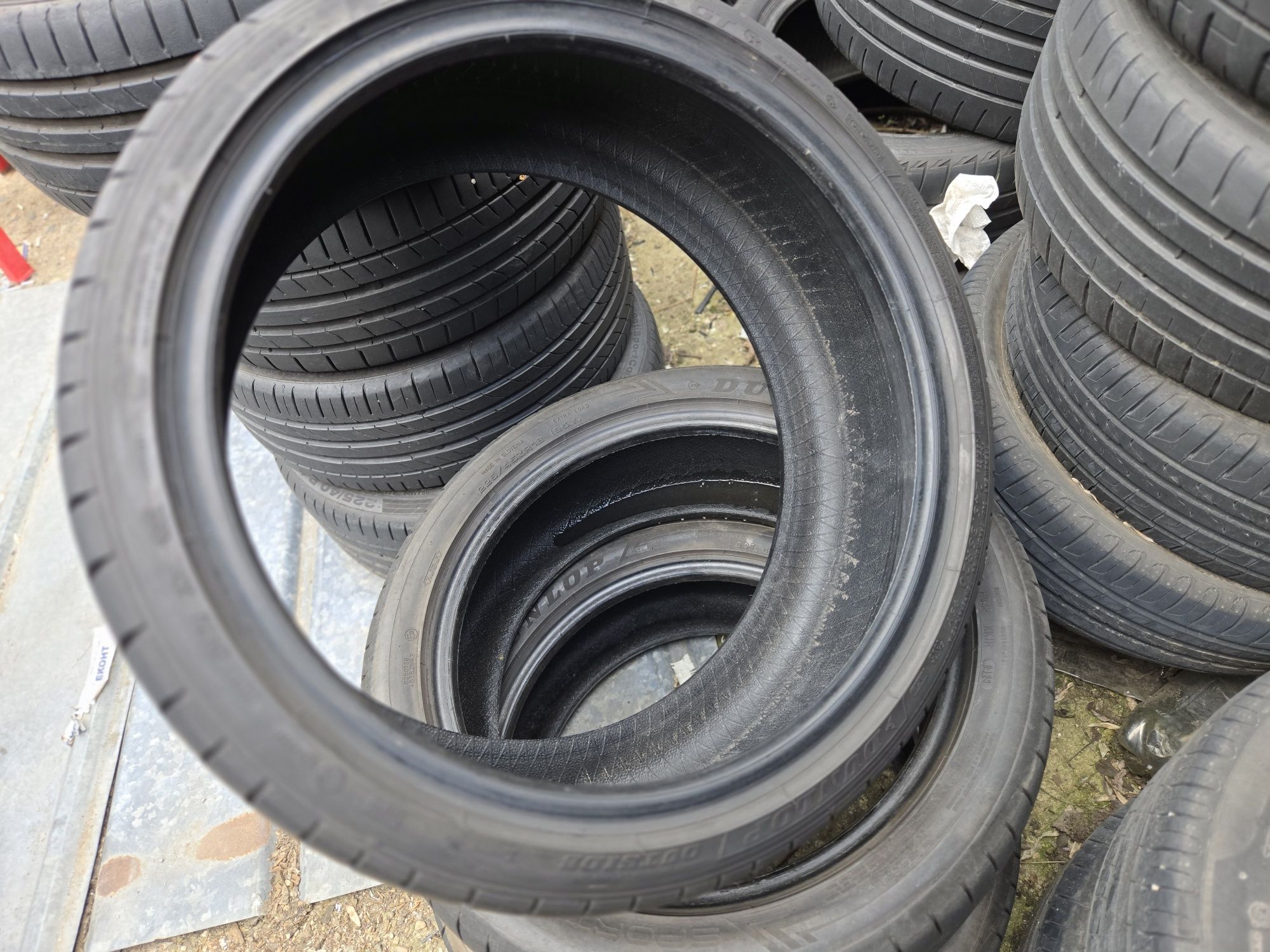 1бр. 245 35 19 Dunlop RunFlat лятна.