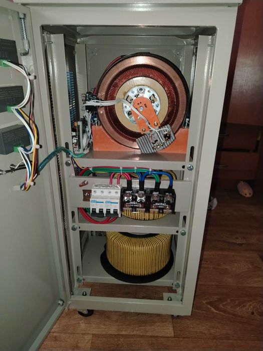 Продаю новый Латерный стабилизатор напряжения Andeli  ASV-D 20000va