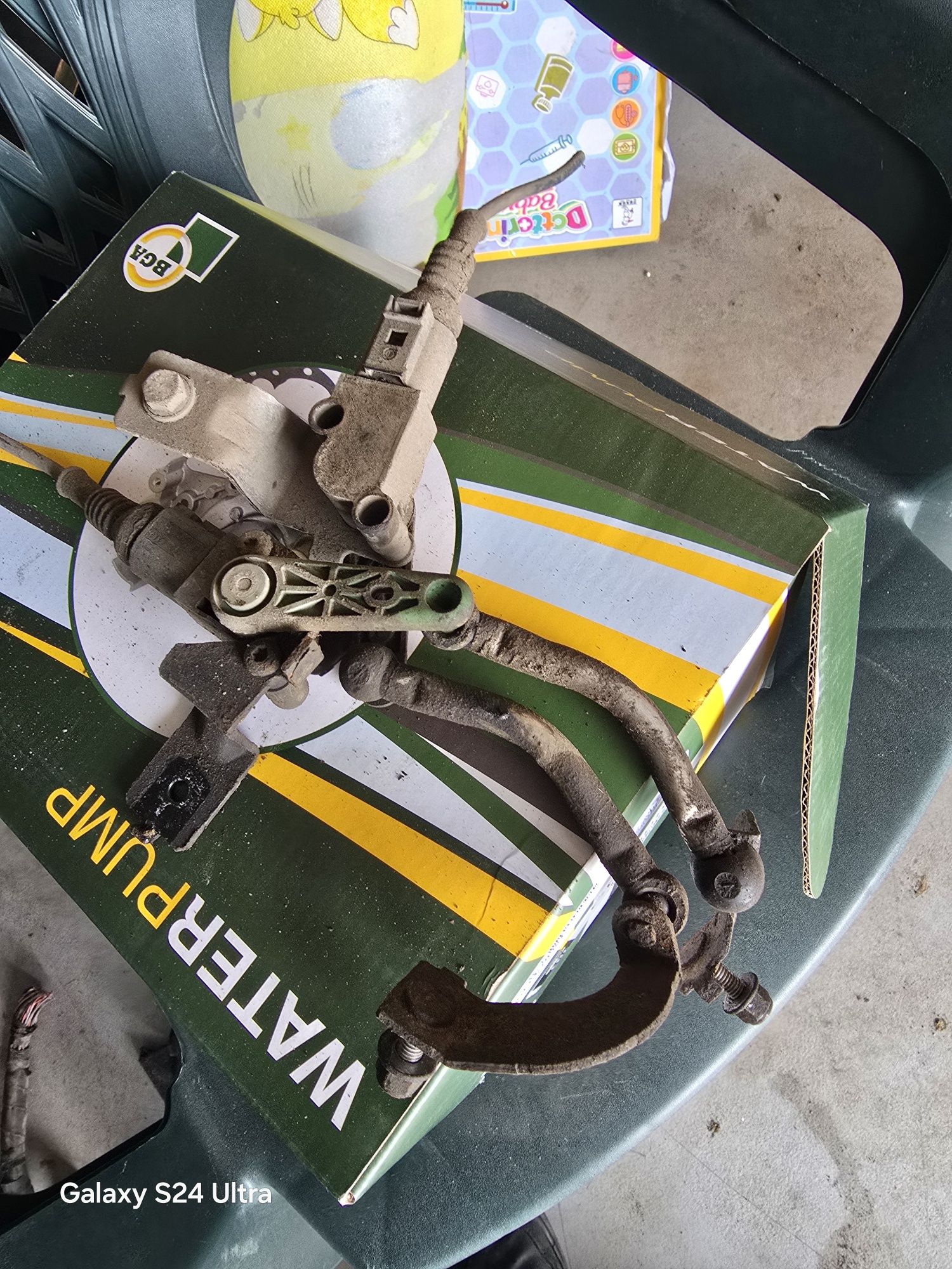 Senzor de nivel fata far suspensi Volkswagen Passat  cc b6