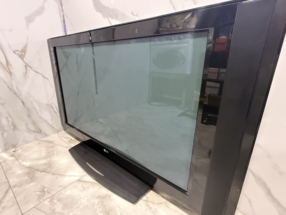 Продается телевизор LG 42